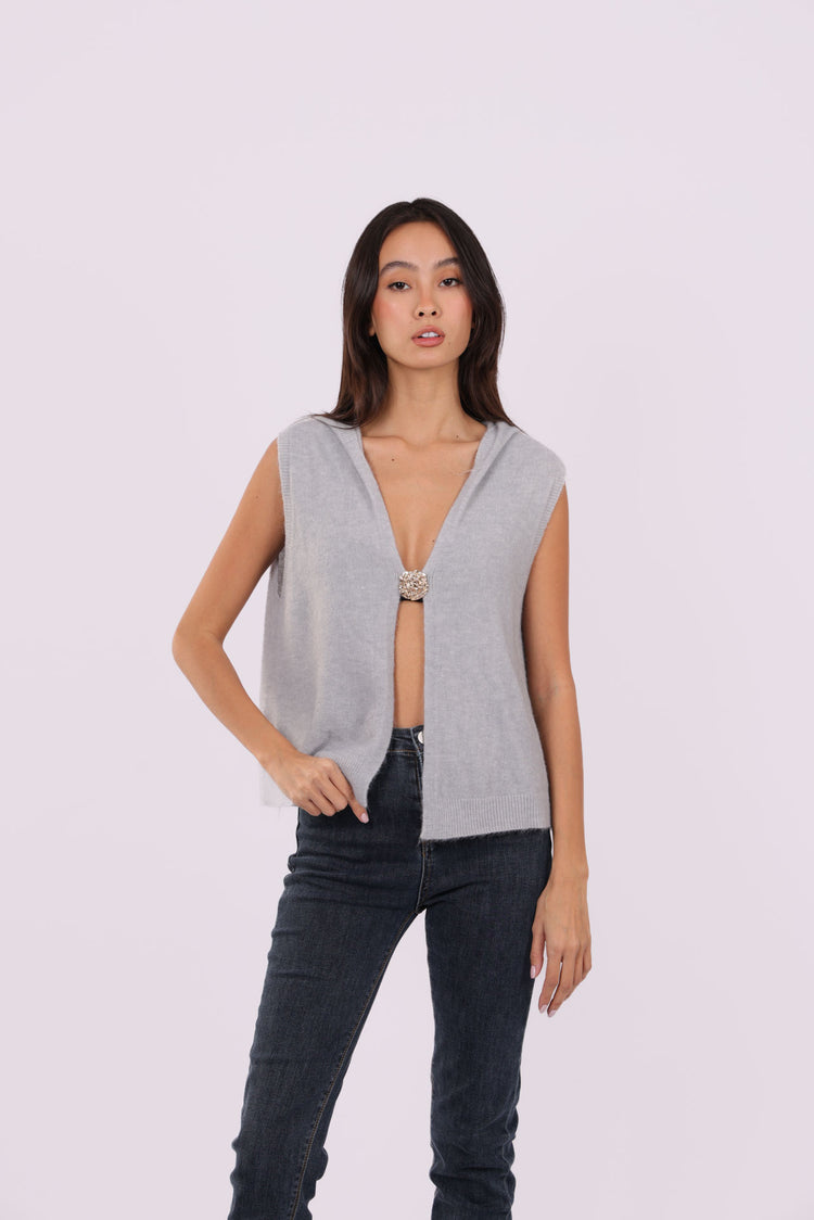 SLEEVELESS DEEP-V KNIT WITH JEWEL CLASP