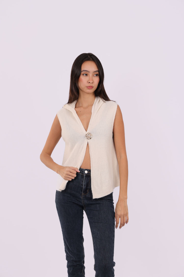 SLEEVELESS DEEP-V KNIT WITH JEWEL CLASP