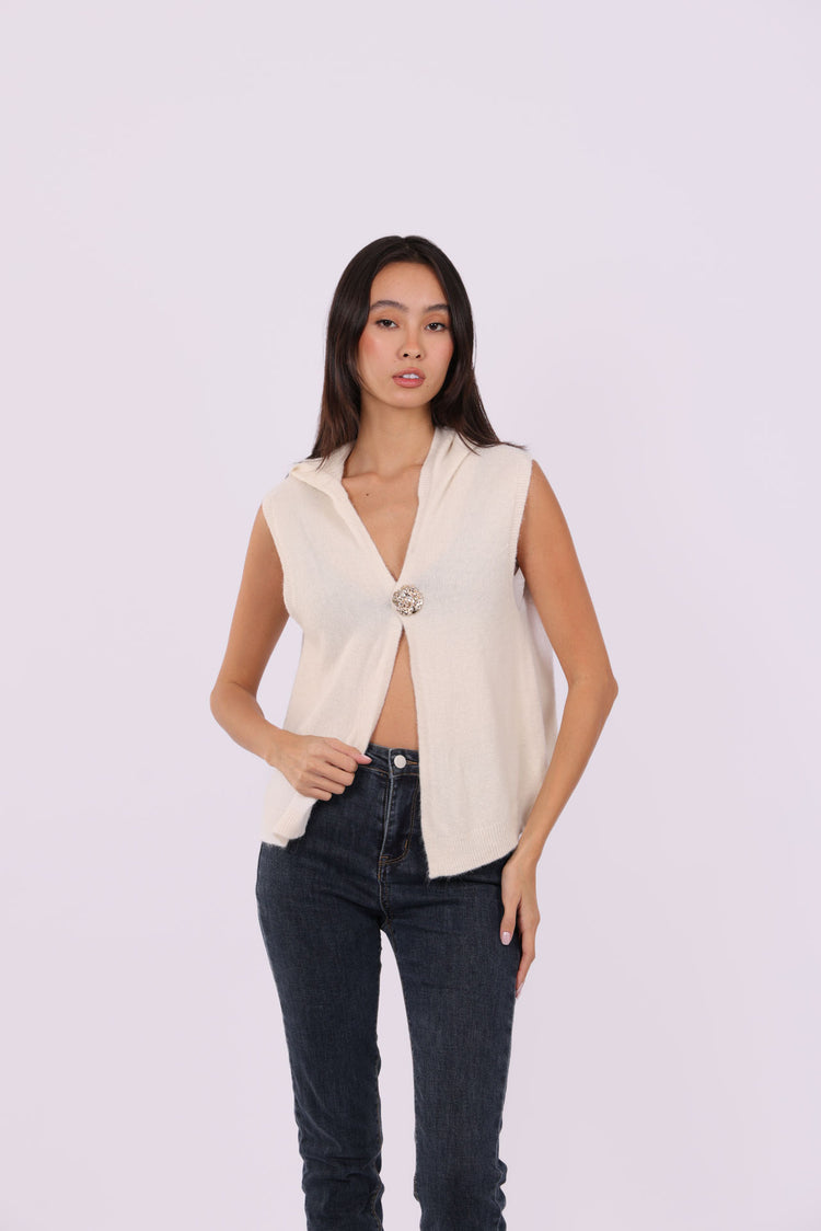 SLEEVELESS DEEP-V KNIT WITH JEWEL CLASP