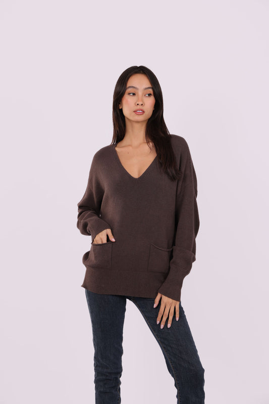 V-NECK RELAXED POCKET KNIT