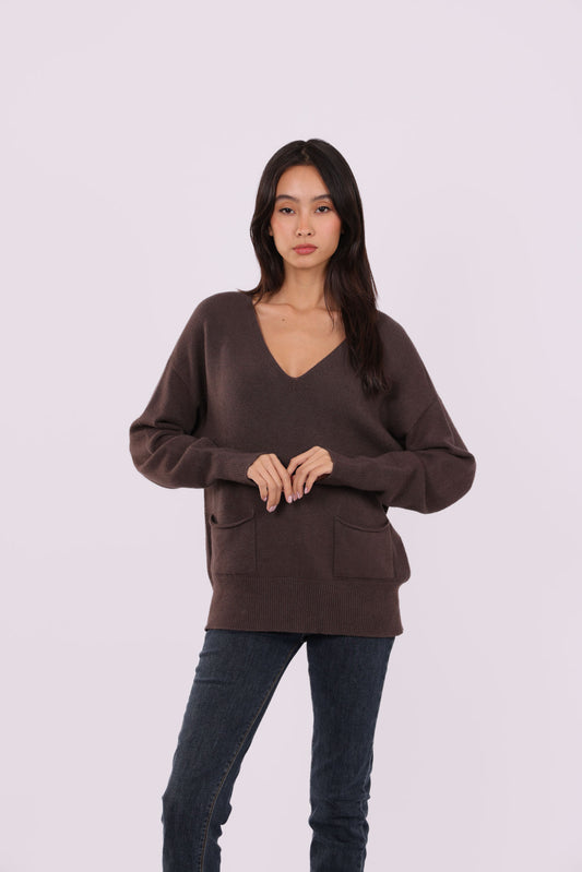 V-NECK RELAXED POCKET KNIT