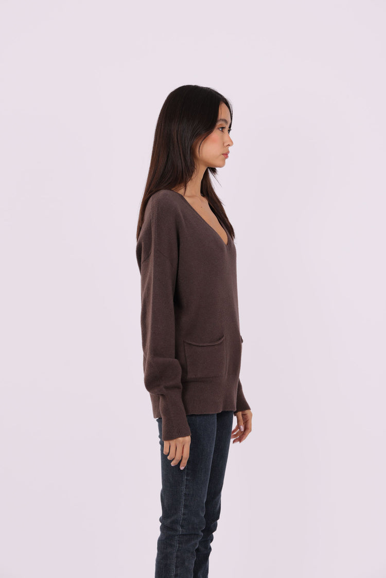 V-NECK RELAXED POCKET KNIT