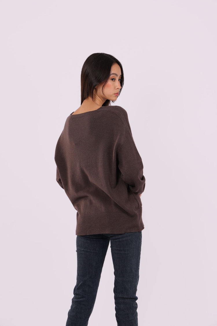 V-NECK RELAXED POCKET KNIT