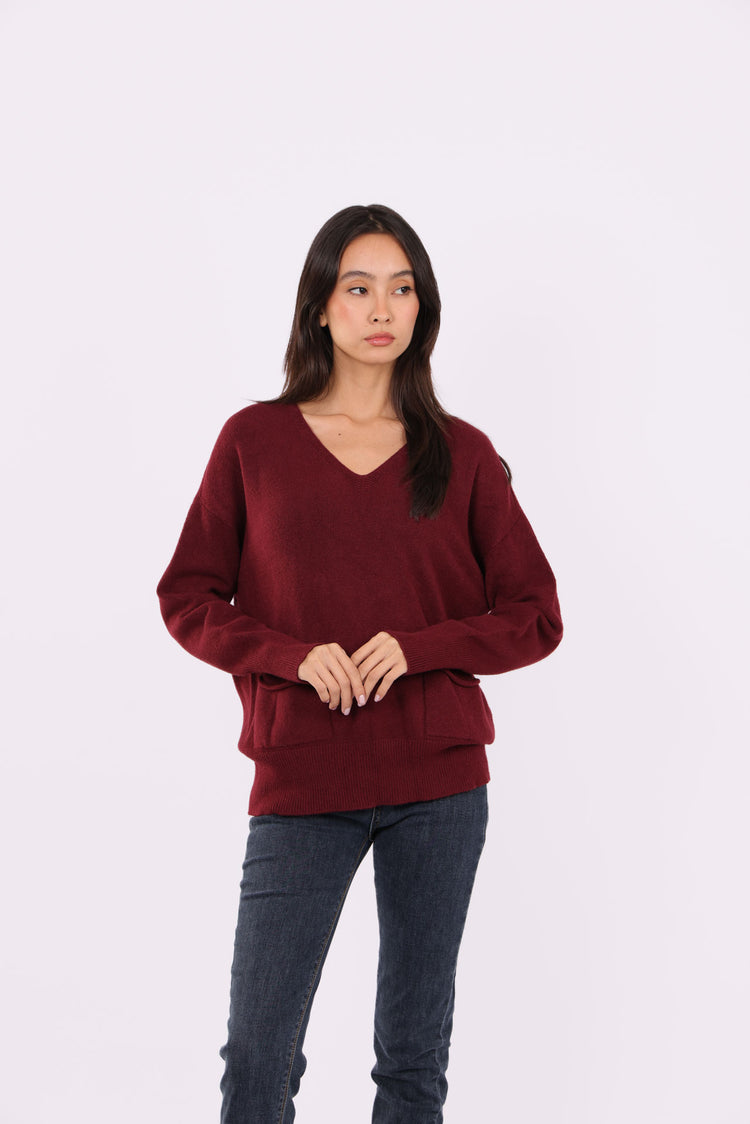 V-NECK RELAXED POCKET KNIT