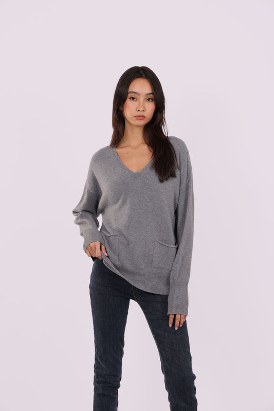 V-NECK RELAXED POCKET KNIT