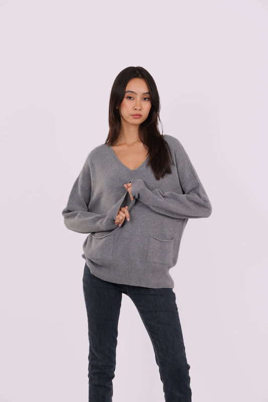 V-NECK RELAXED POCKET KNIT