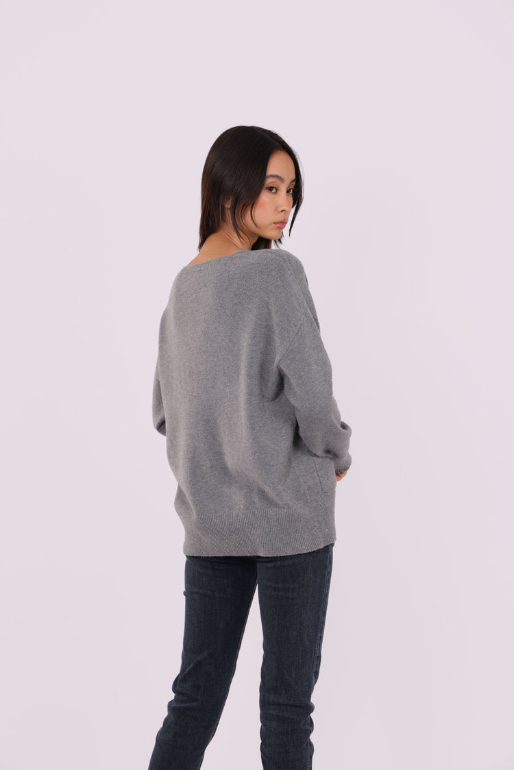 V-NECK RELAXED POCKET KNIT