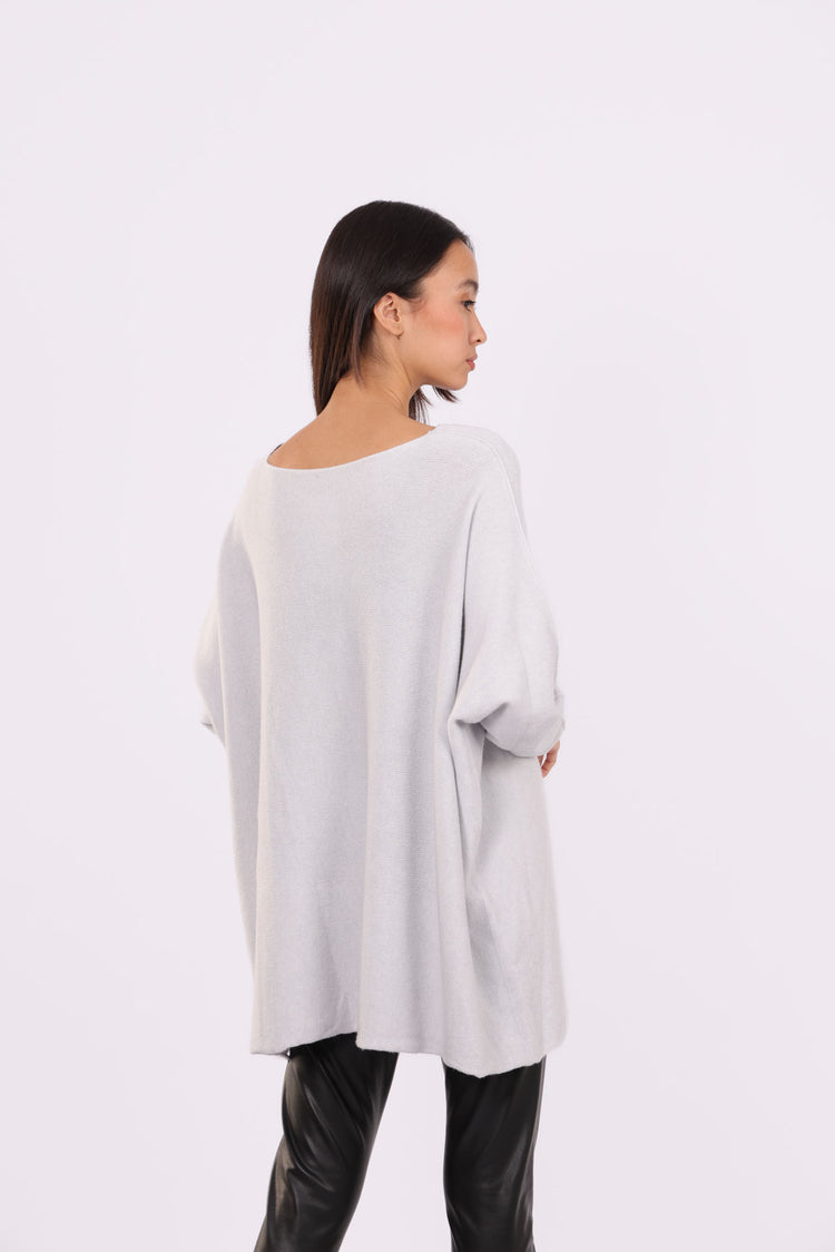 OVERSIZED V-NECK KNIT SWEATER