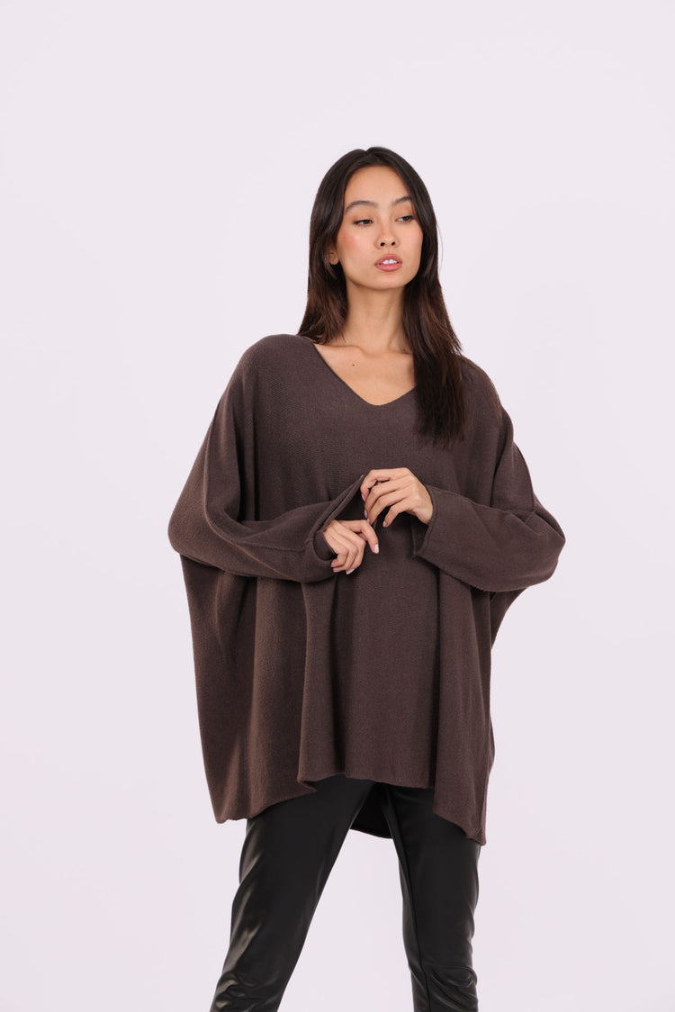 OVERSIZED V-NECK KNIT SWEATER