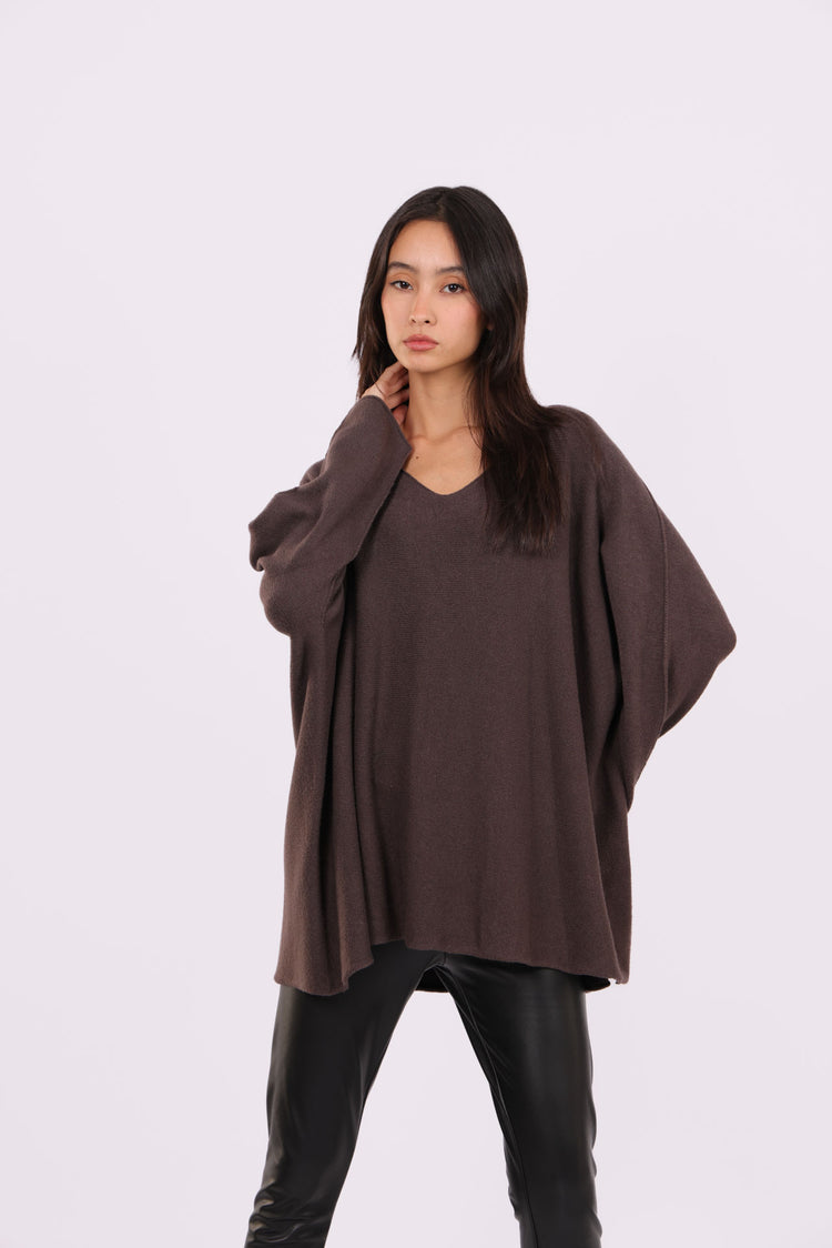 OVERSIZED V-NECK KNIT SWEATER