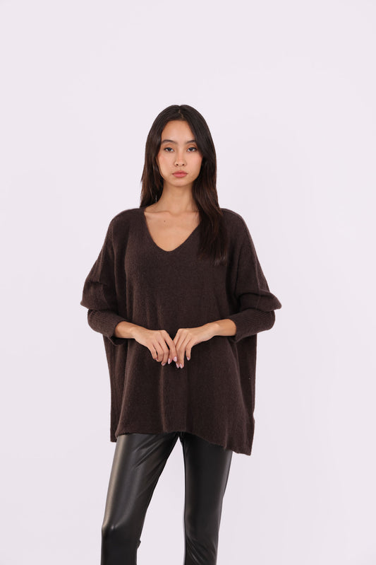 RELAXED V-NECK KNIT WITH RIBBED SLEEVES