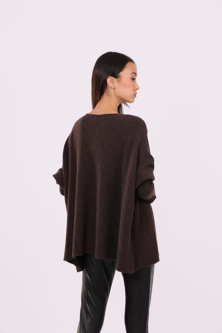 RELAXED V-NECK KNIT WITH RIBBED SLEEVES