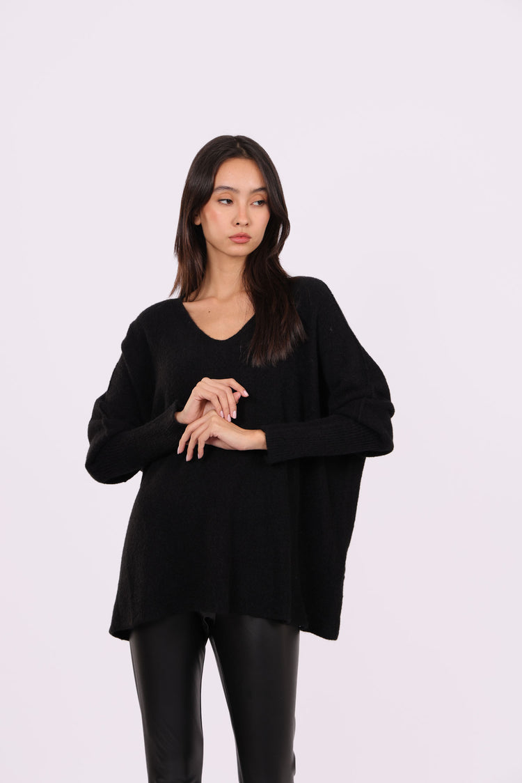 RELAXED V-NECK KNIT WITH RIBBED SLEEVES