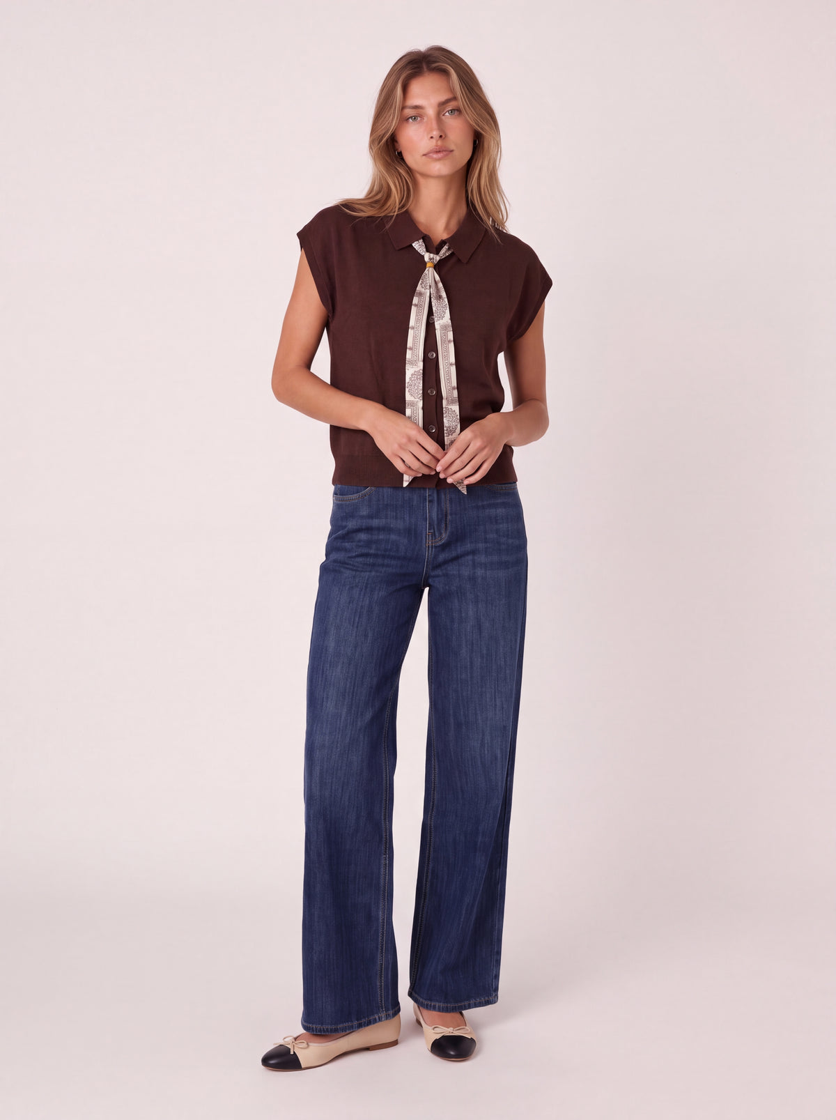 IVORY COLLARED BUTTON-FRONT SLEEVELESS KNIT TOP WITH PRINTED SCARF