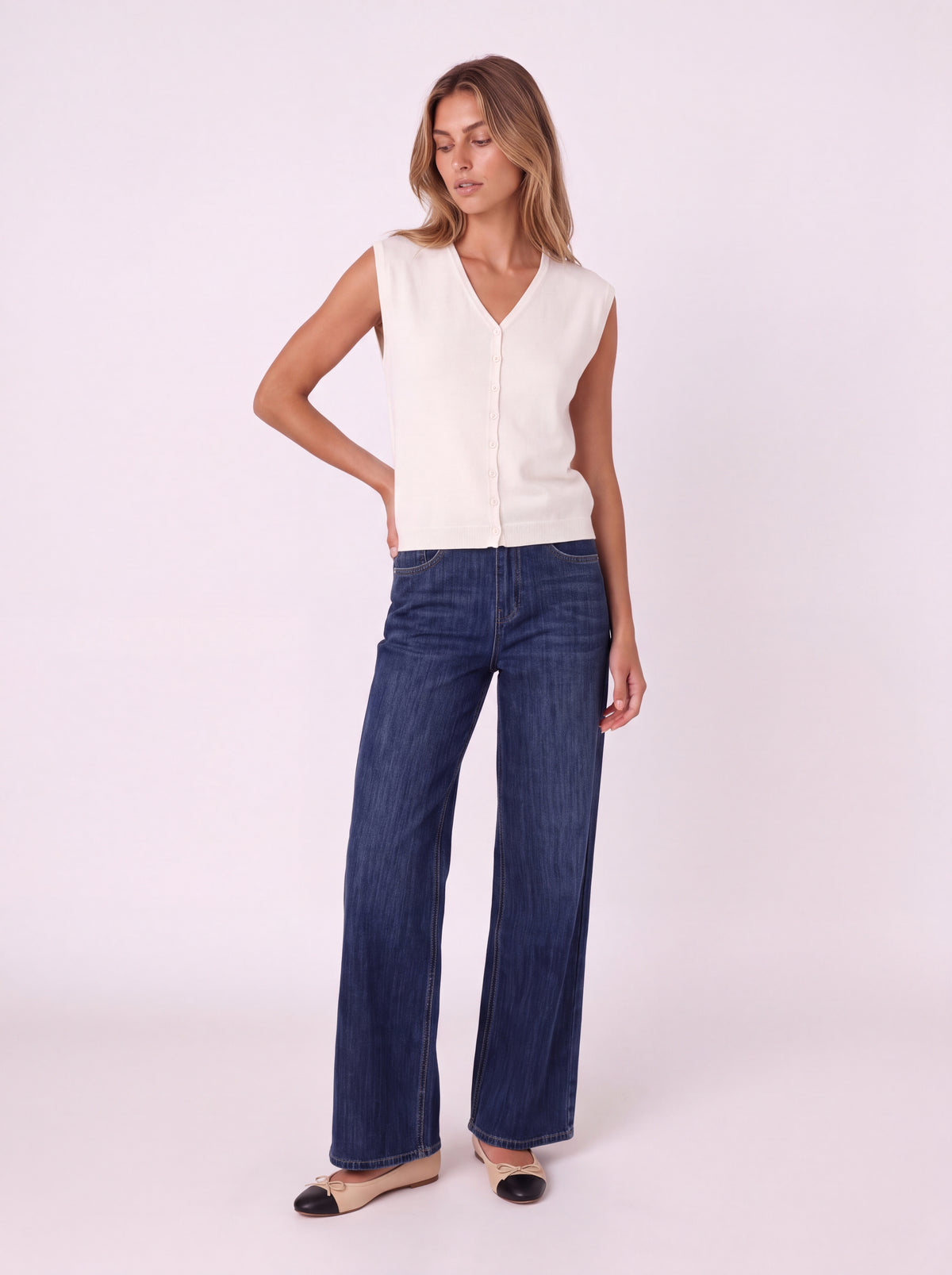 V-NECK BUTTON-FRONT SLEEVELESS KNIT VEST