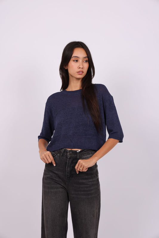 LIGHTWEIGHT LOOSE KNIT TOP