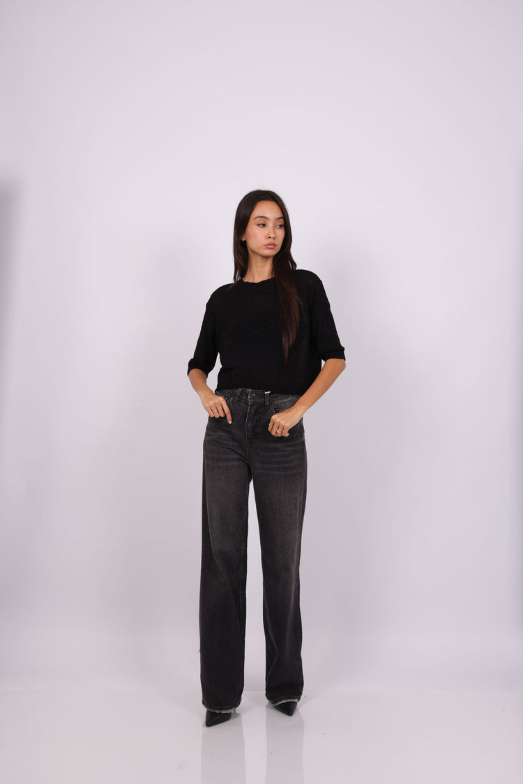 LIGHTWEIGHT LOOSE KNIT TOP