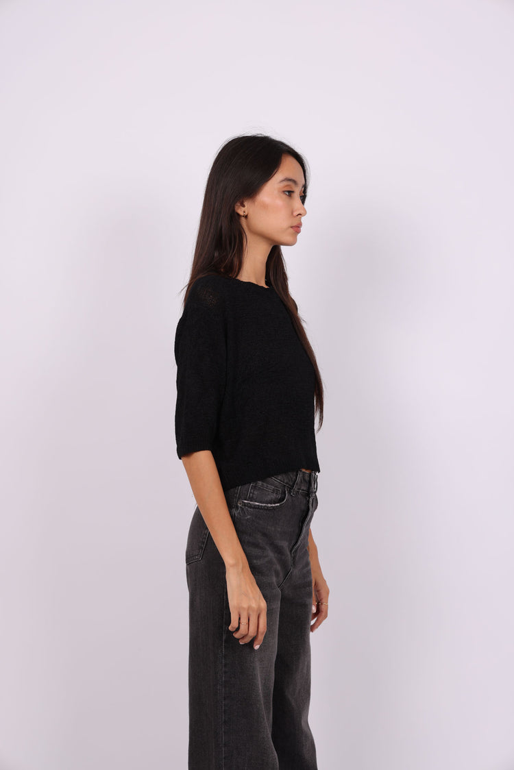 LIGHTWEIGHT LOOSE KNIT TOP