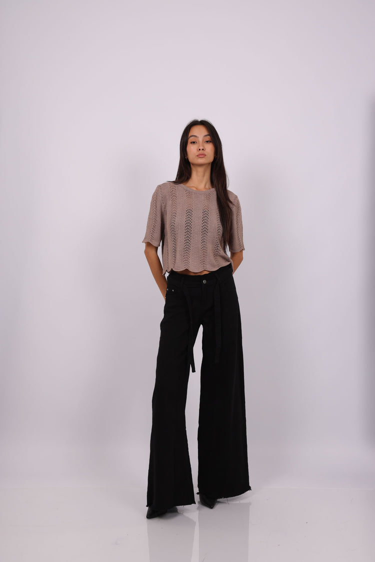 CROCHET SCALLOPED CROP TOP