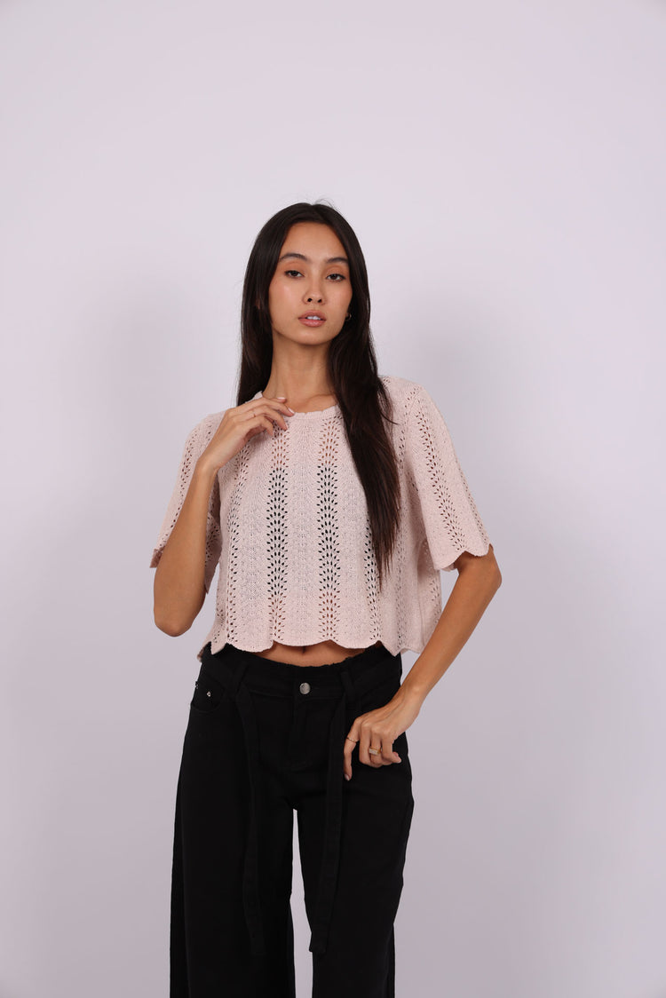 CROCHET SCALLOPED CROP TOP