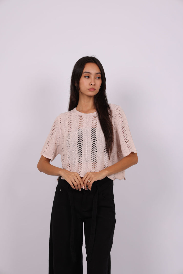 CROCHET SCALLOPED CROP TOP