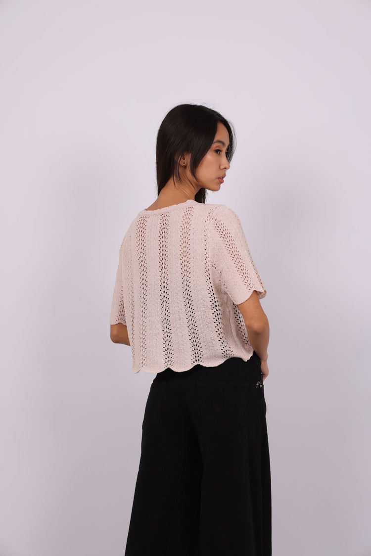 CROCHET SCALLOPED CROP TOP