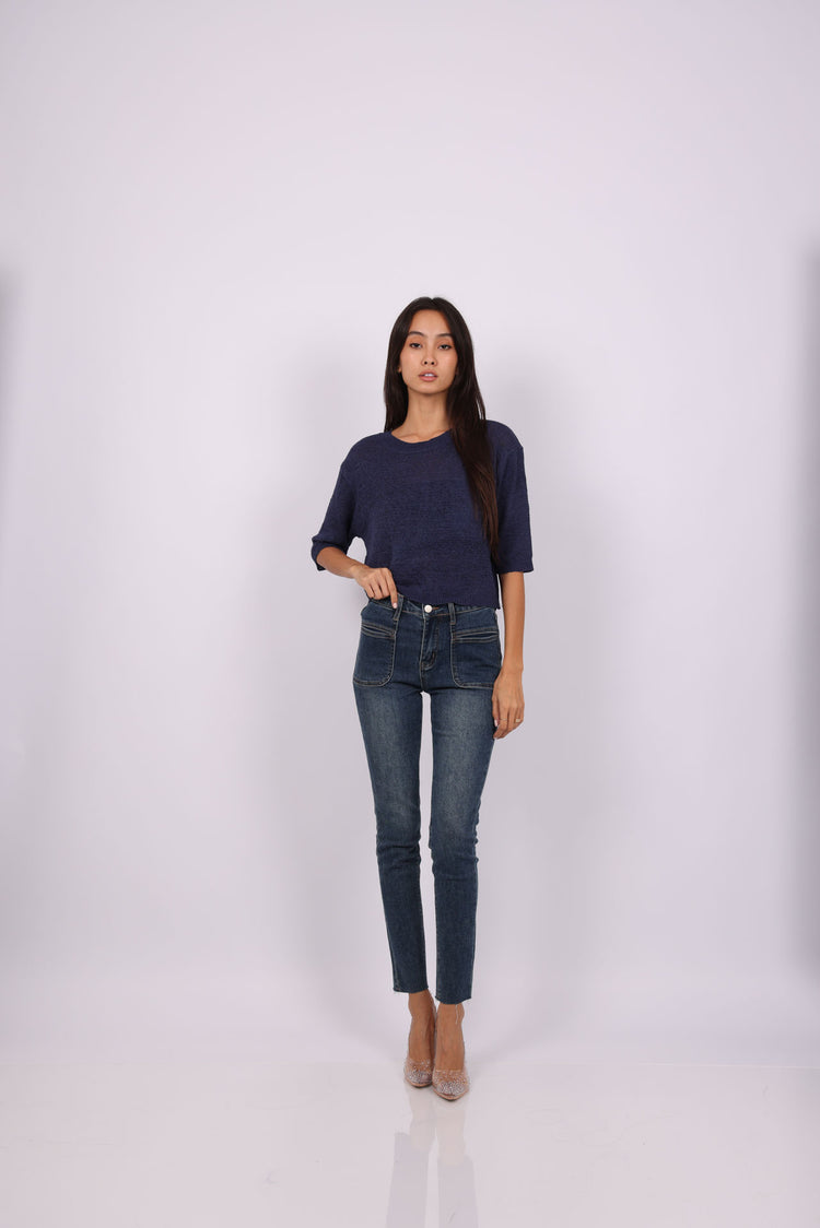 BLUE HIGH-RISE JEANS WITH FRONT PATCH POCKETS