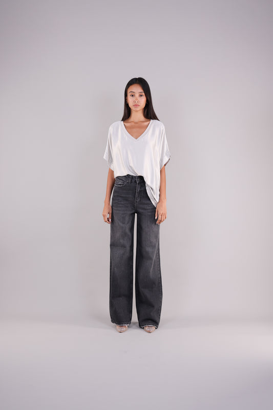 V-NECK OVERSIZED SATIN TOP