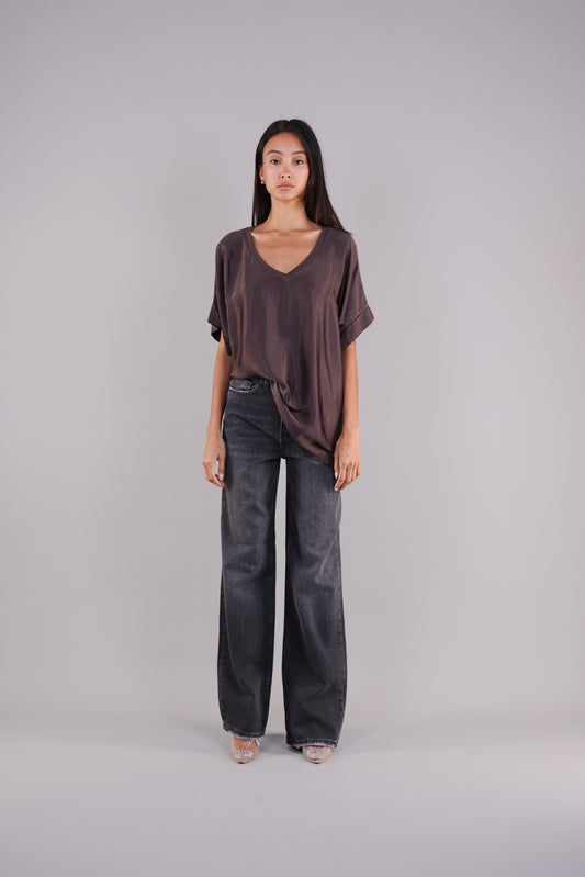RELAXED SATIN V-NECK BLOUSE