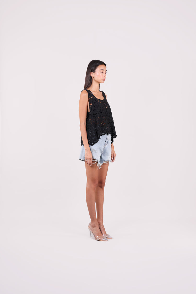 BLOOM CROCHET TOP
