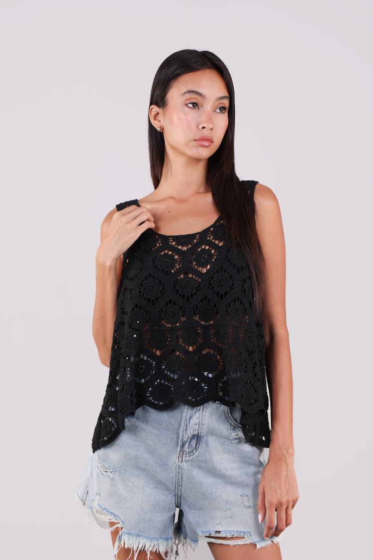 BLOOM CROCHET TOP
