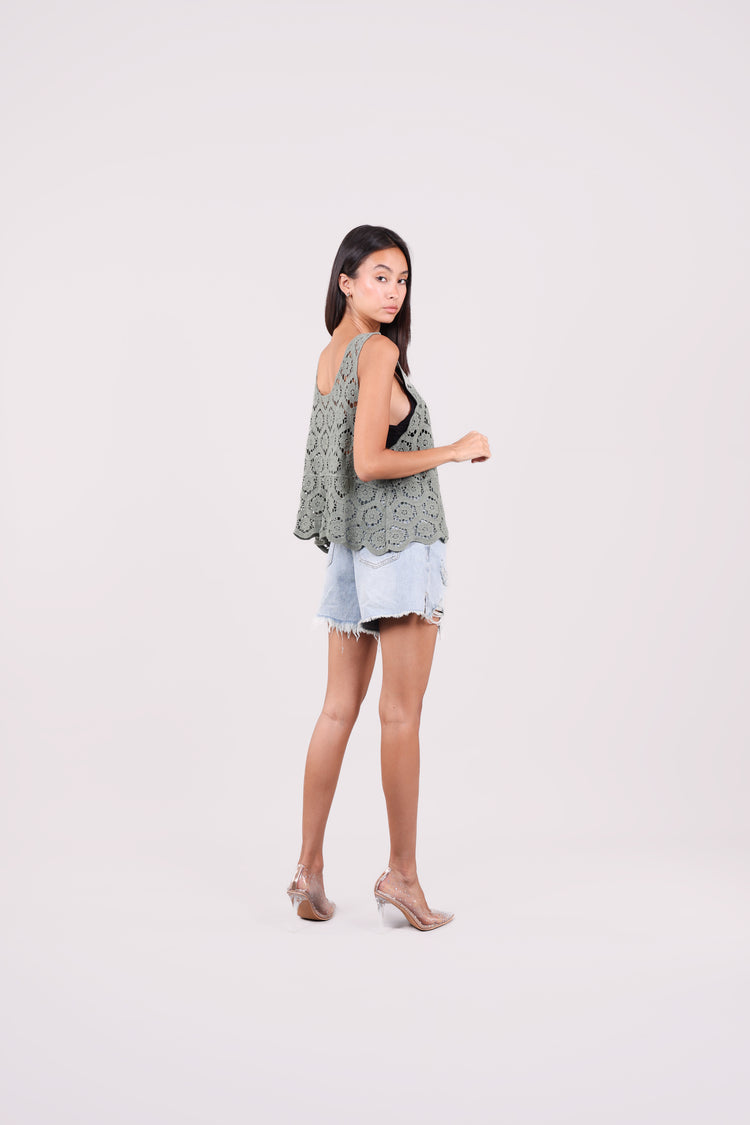 BLOOM CROCHET TOP