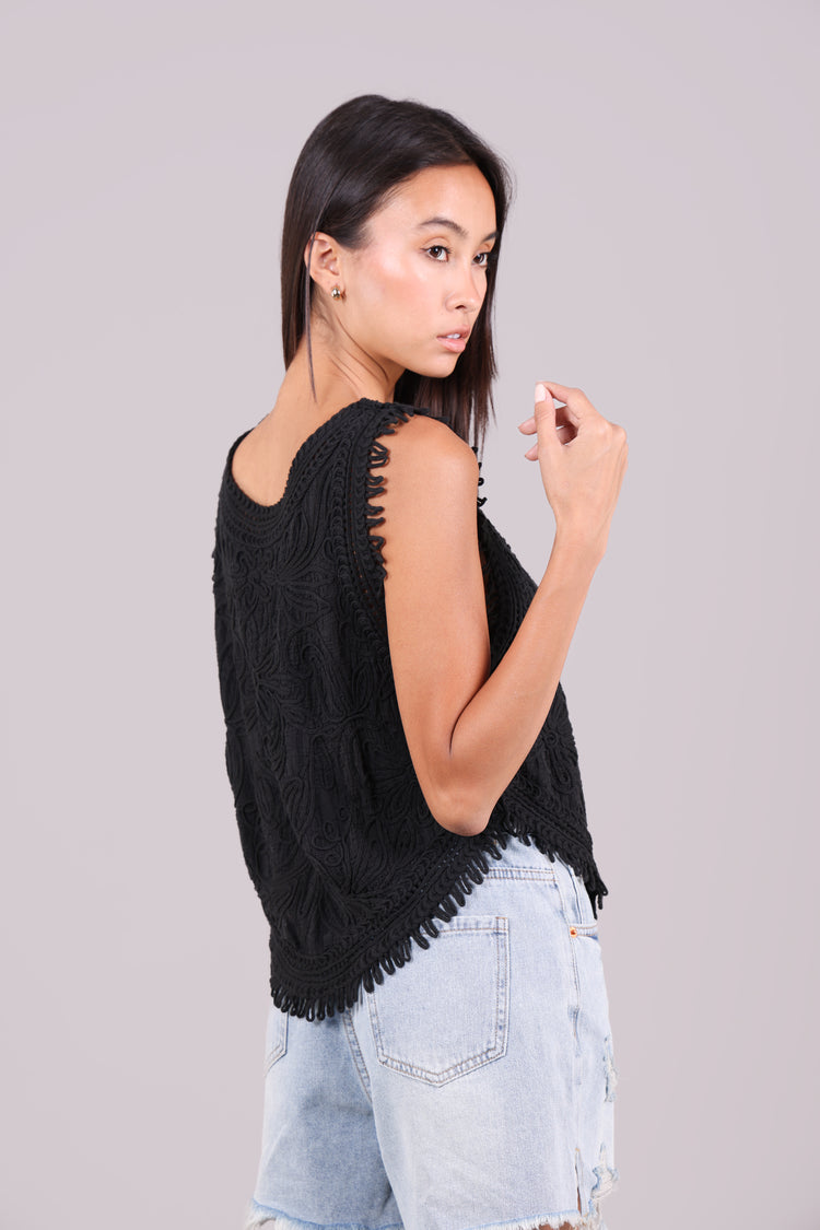 EMBROIDERED TOP WITH FRINGE HEM