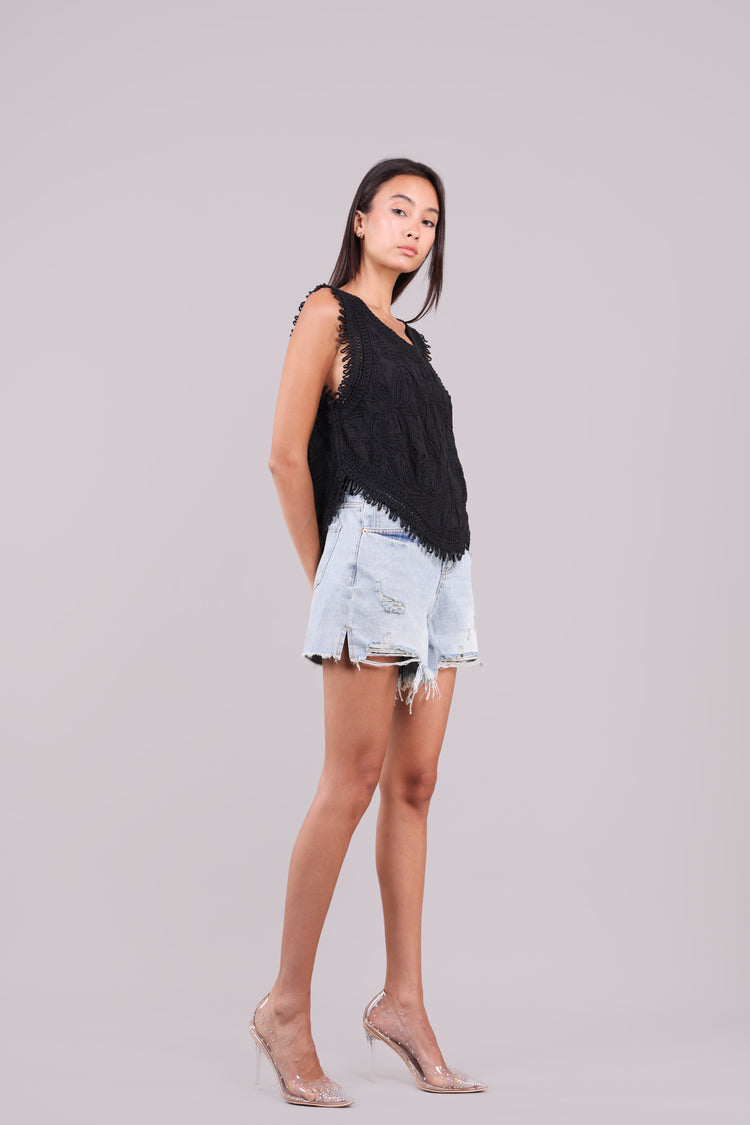 EMBROIDERED TOP WITH FRINGE HEM