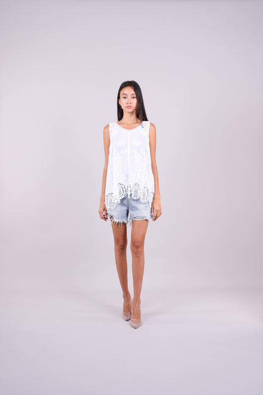 EMBROIDERED SCALLOP HEM SLEEVELESS TOP