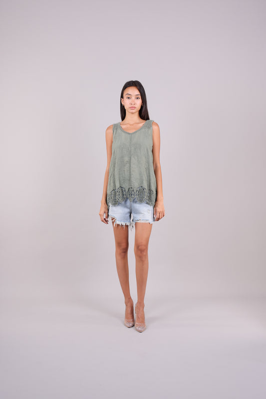 EMBROIDERED SCALLOP HEM SLEEVELESS TOP