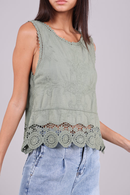 EMROIDERED CROCHET HEM SLEEVELESS TOP