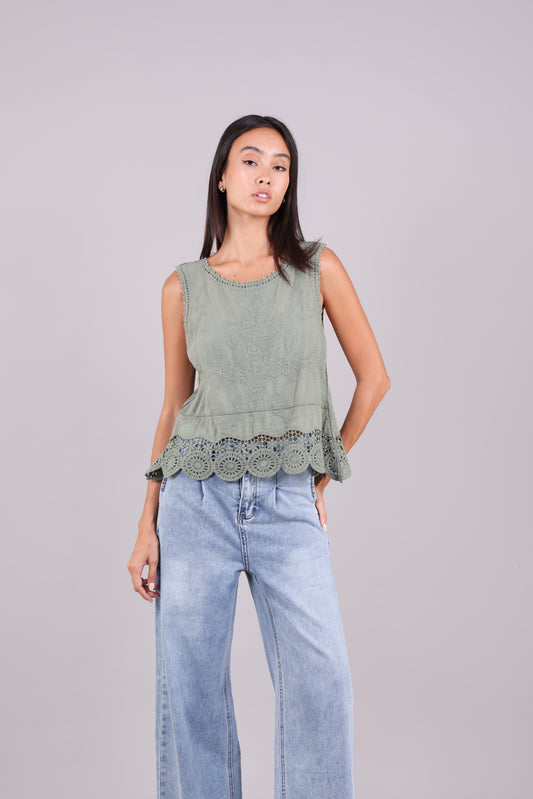 EMROIDERED CROCHET HEM SLEEVELESS TOP