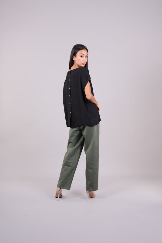 BUTTON-BACK CONTRAST HEM BLOUSE