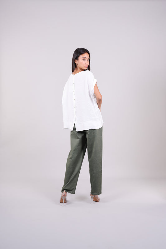 BUTTON-BACK CONTRAST HEM BLOUSE