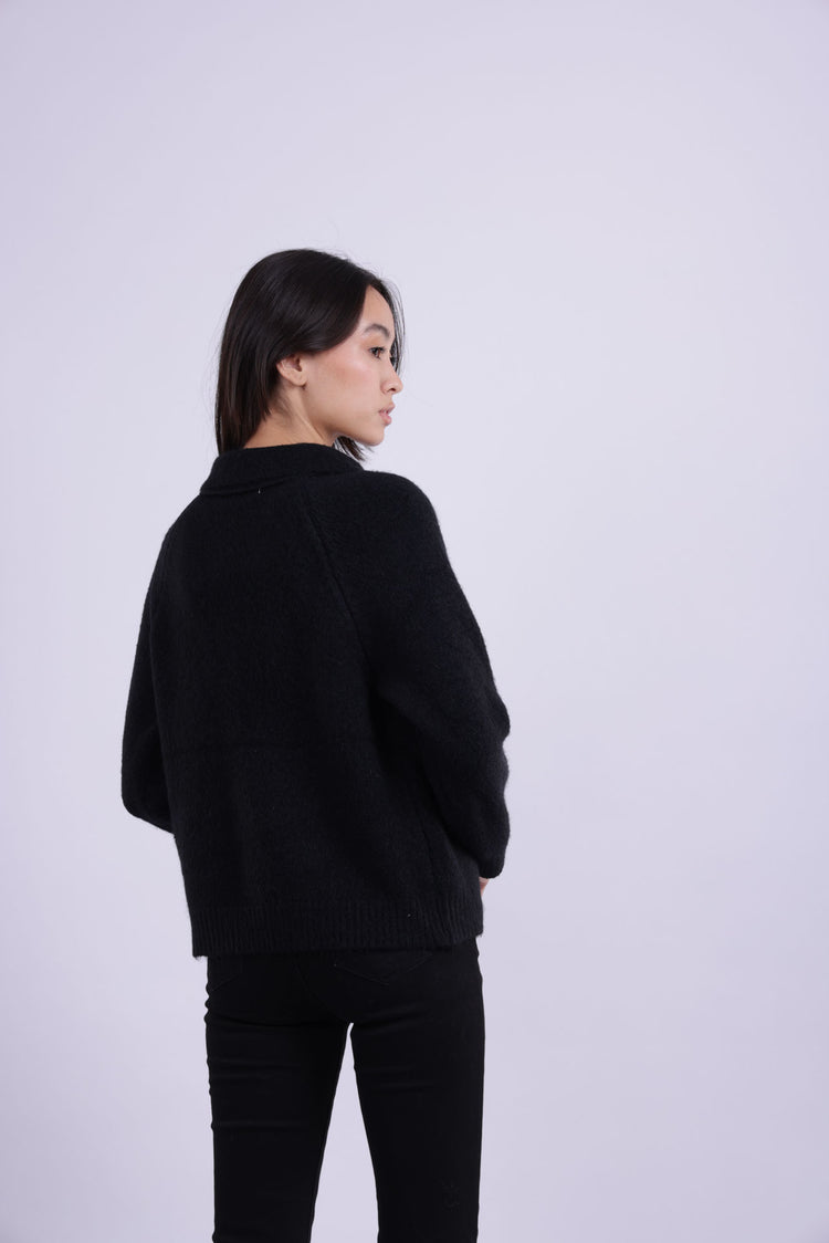 COLLARED KNIT CARDIGAN