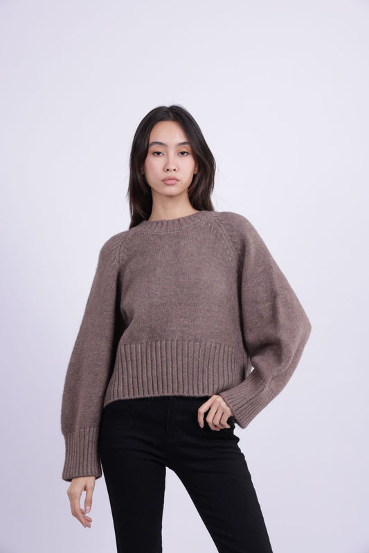 MINIMAL KNIT SWEATER