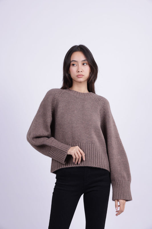 MINIMAL KNIT SWEATER