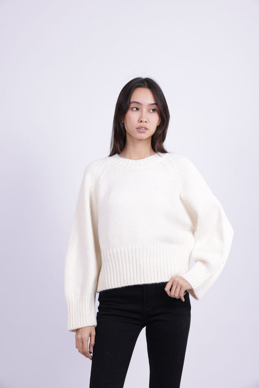 MINIMAL KNIT SWEATER