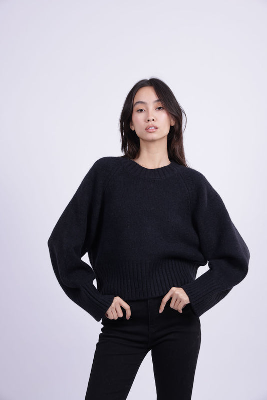 MINIMAL KNIT SWEATER