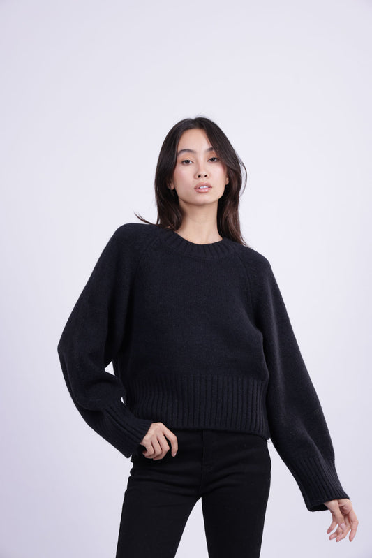 MINIMAL KNIT SWEATER