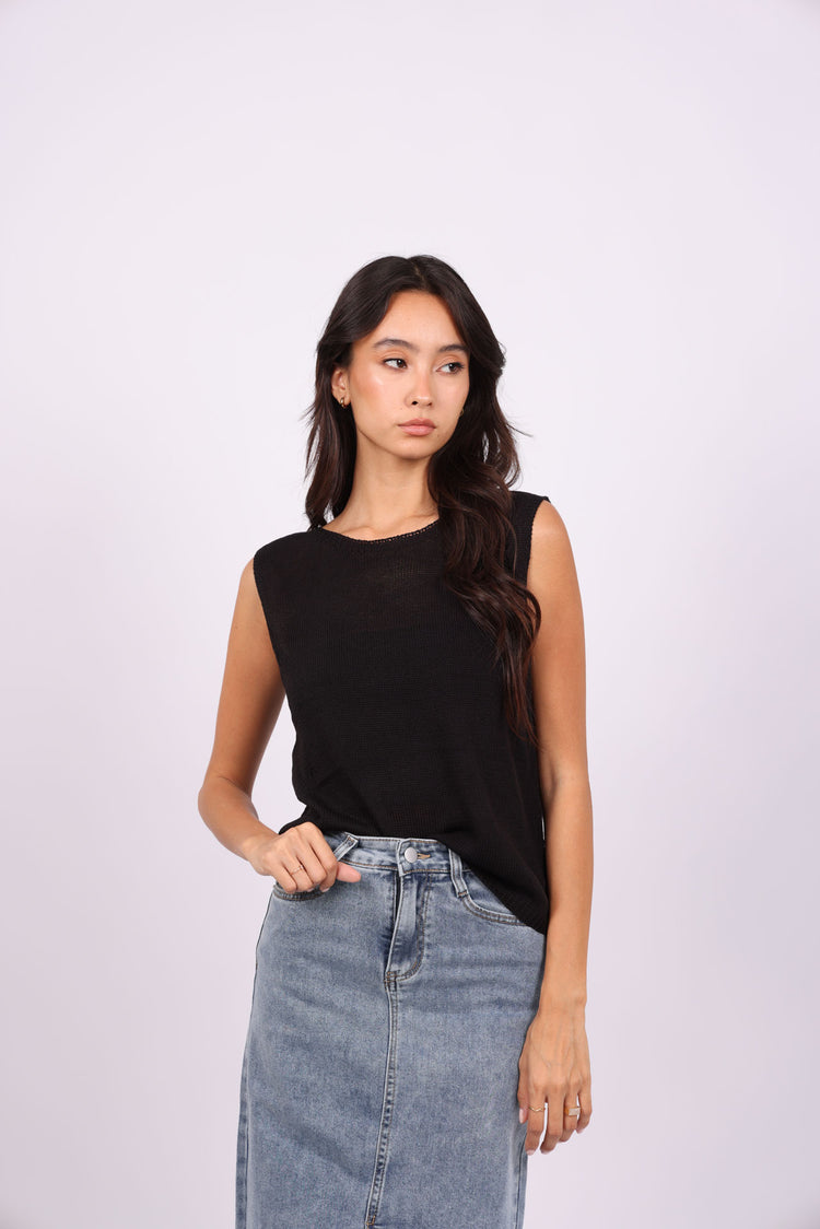 KNIT SLEEVELESS TOP