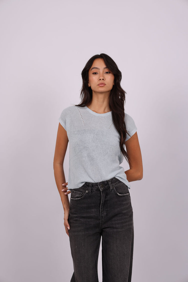 KNIT BUTTON BACK TOP