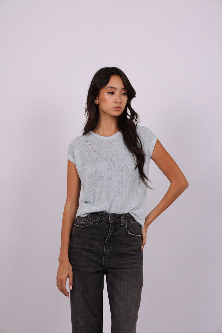 KNIT BUTTON BACK TOP