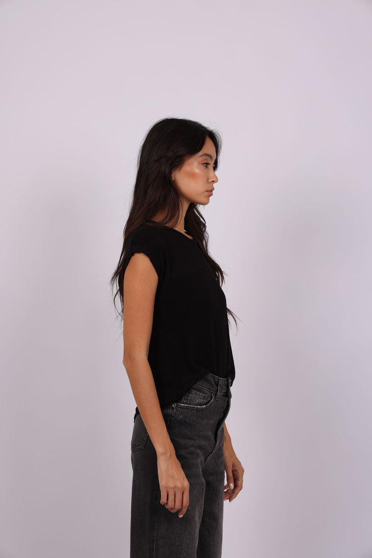 KNIT BUTTON BACK TOP